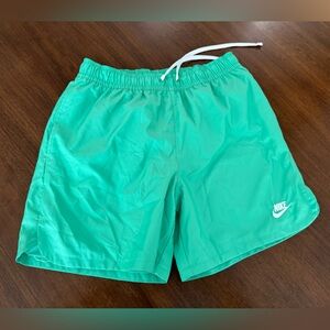 Nike Men's Club Woven Flow Shorts